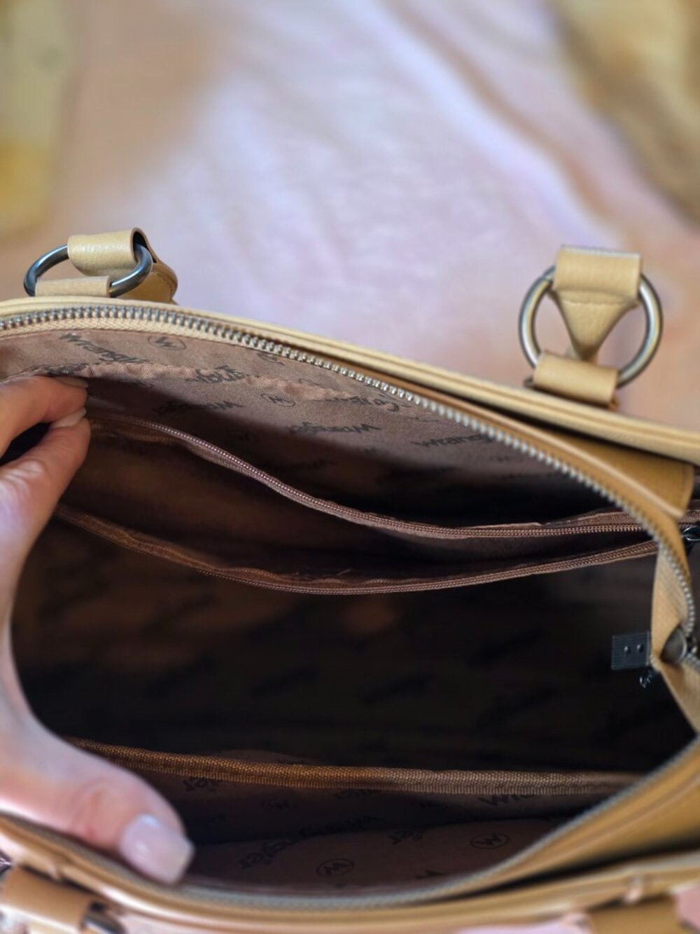 Wrangler Western style cross body satchel purse - Picture 7 of 8